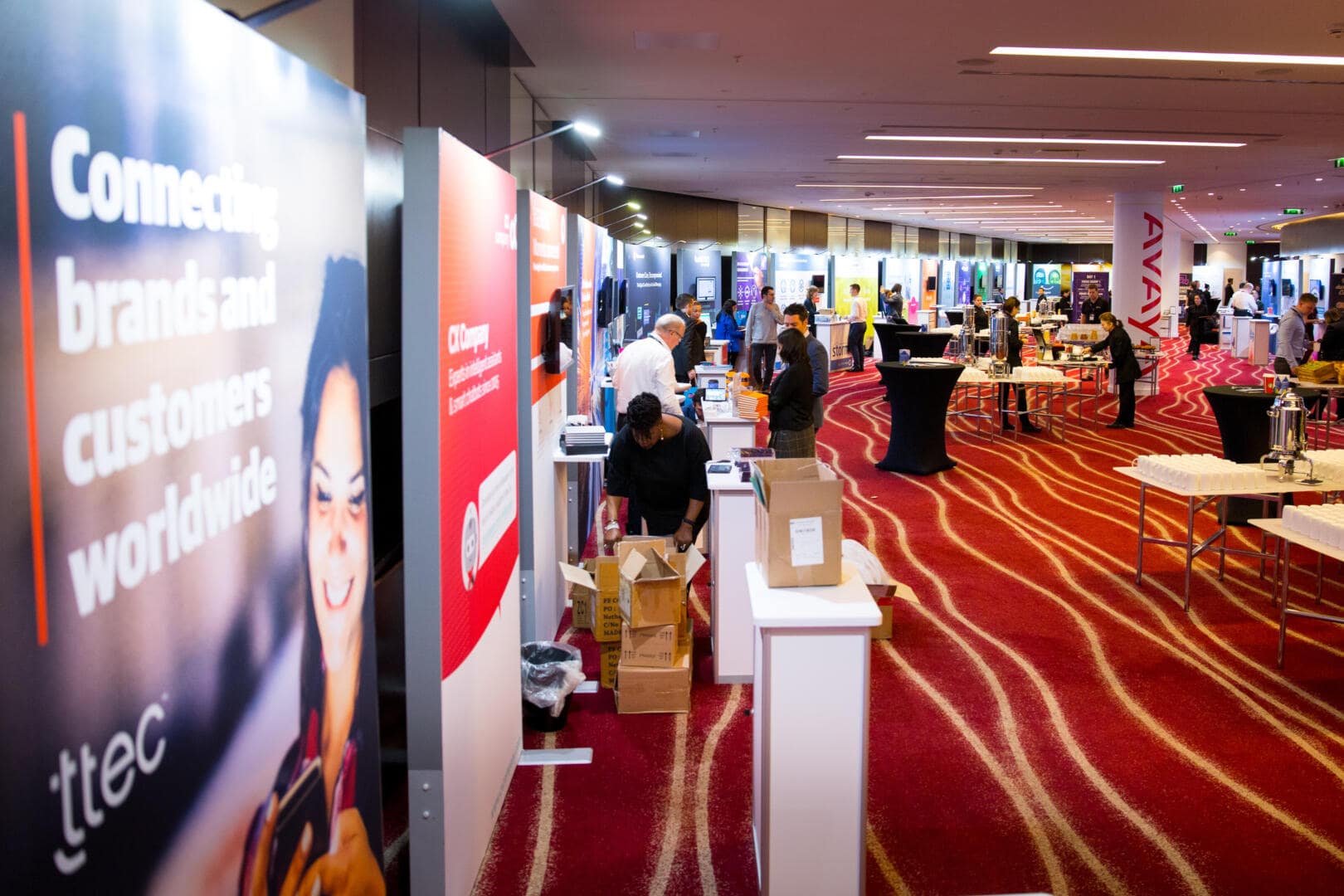 Exhibitors-Hall-Reference-Photo-1620x1080-min